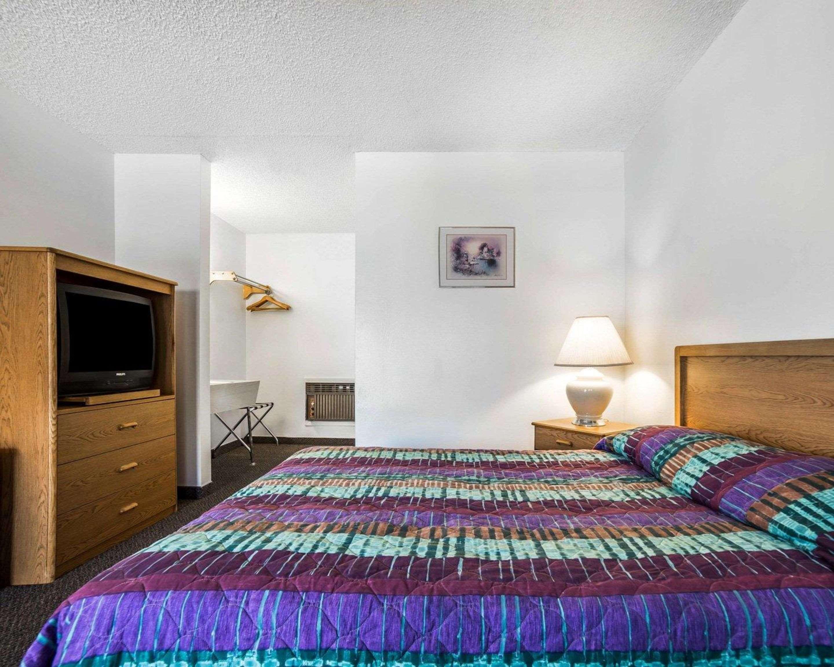 Rodeway Inn & Suites Arlington Exteriér fotografie