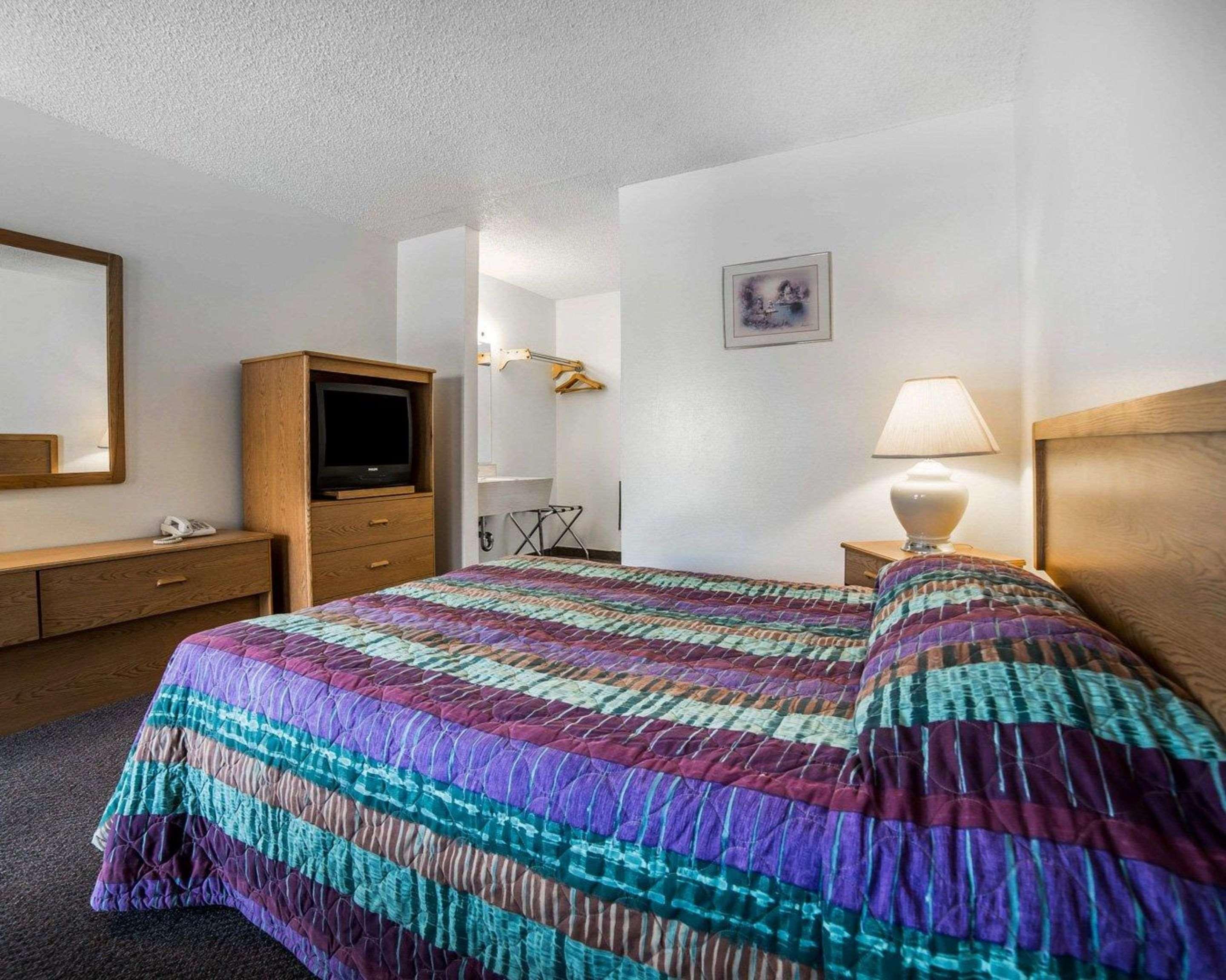 Rodeway Inn & Suites Arlington Exteriér fotografie
