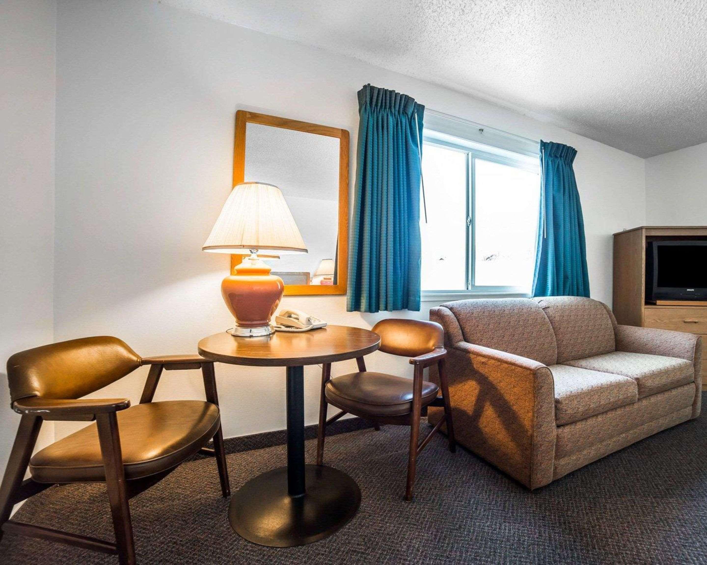 Rodeway Inn & Suites Arlington Exteriér fotografie