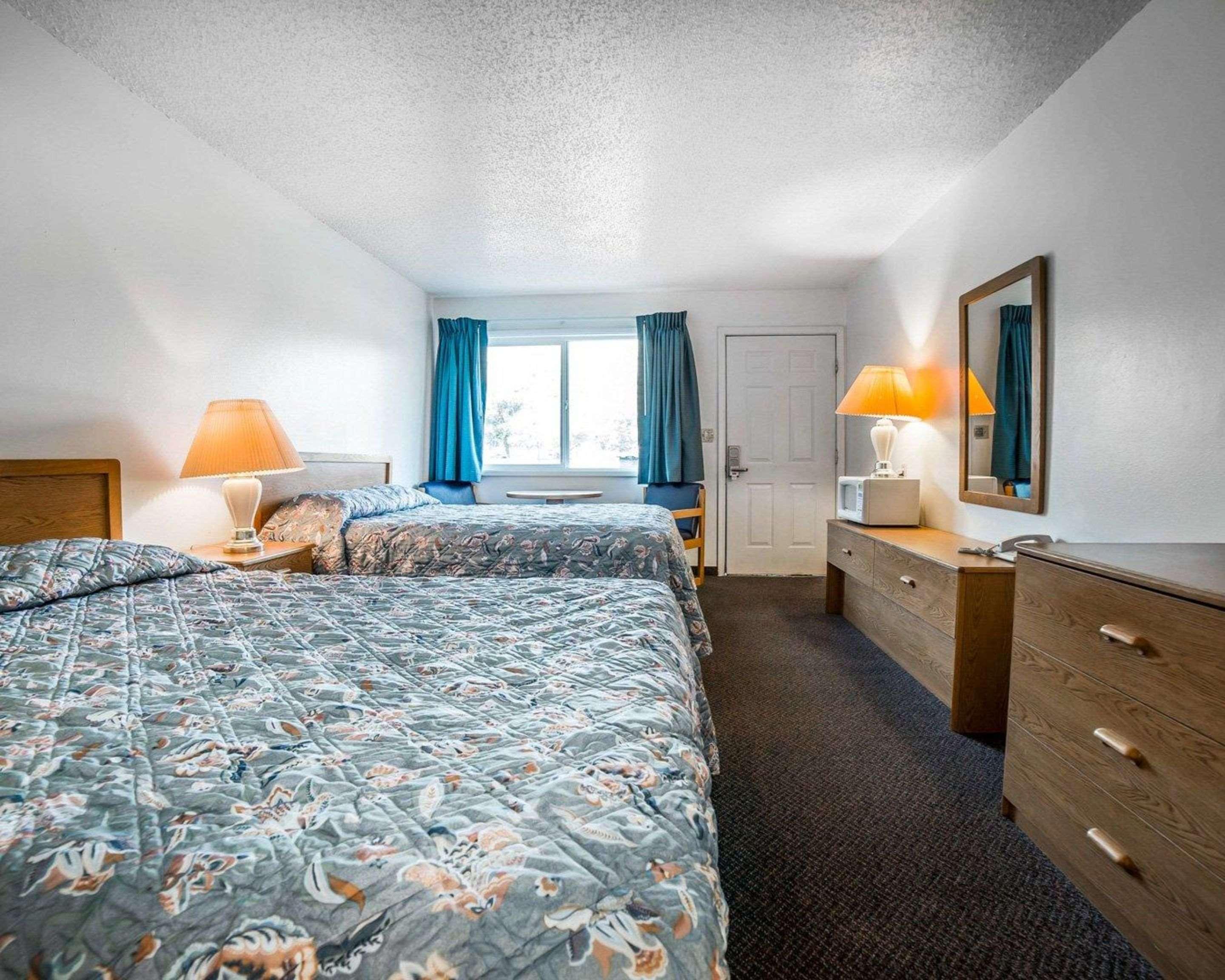Rodeway Inn & Suites Arlington Exteriér fotografie