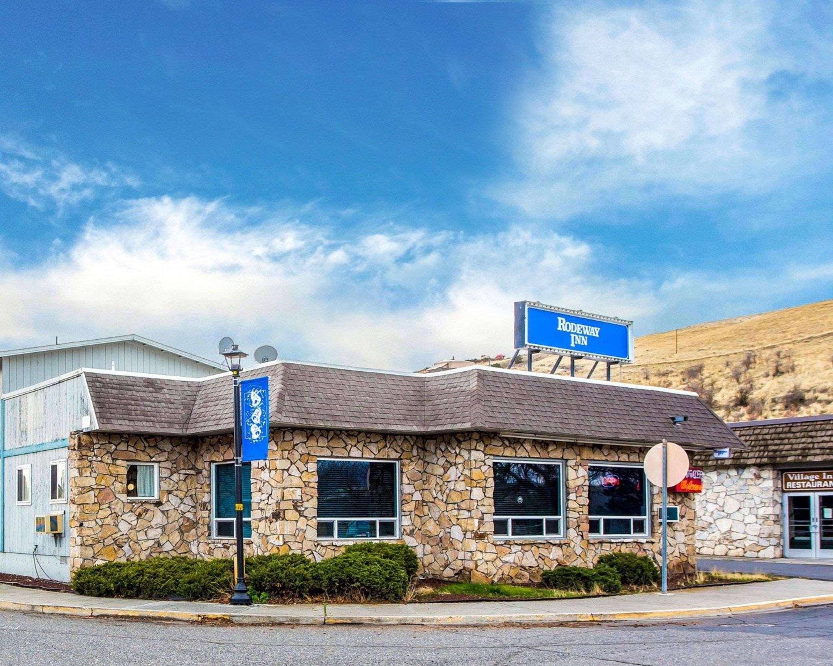 Rodeway Inn & Suites Arlington Exteriér fotografie