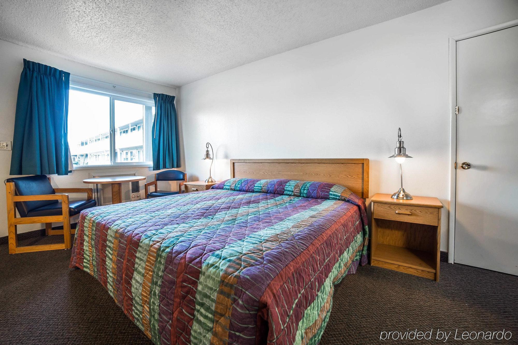 Rodeway Inn & Suites Arlington Exteriér fotografie