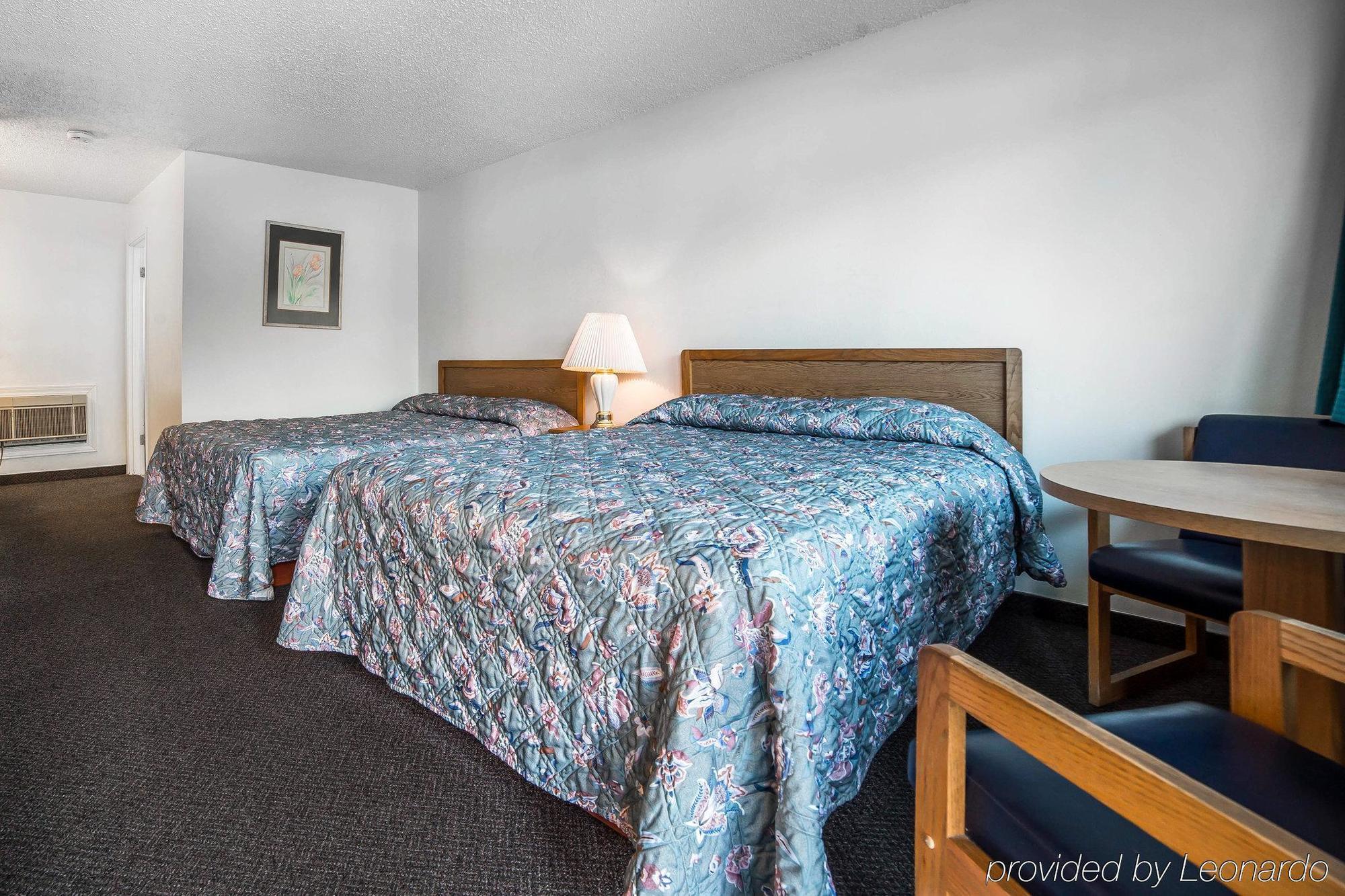 Rodeway Inn & Suites Arlington Exteriér fotografie