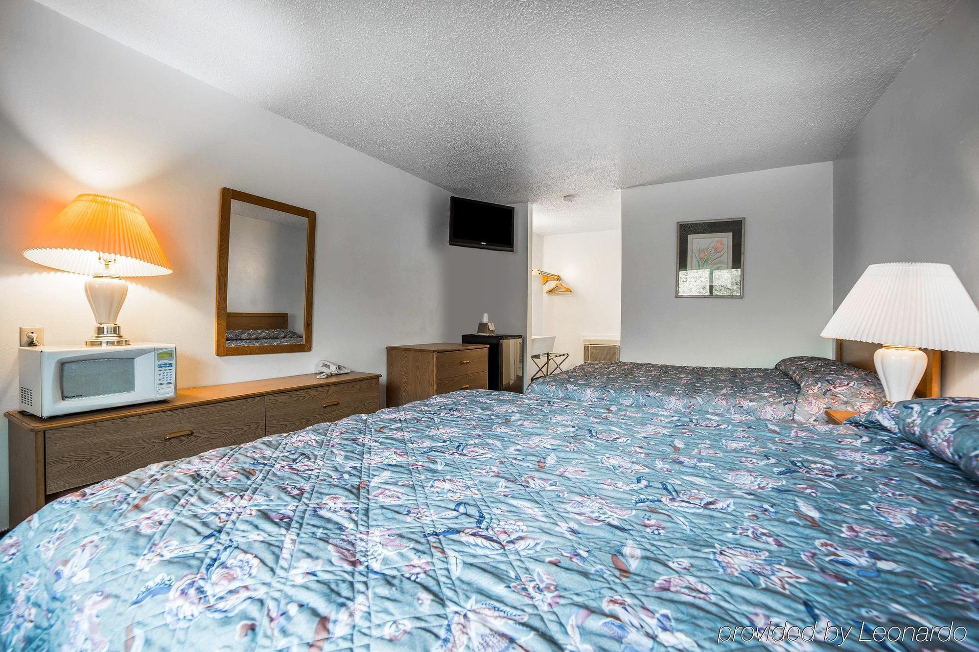 Rodeway Inn & Suites Arlington Exteriér fotografie
